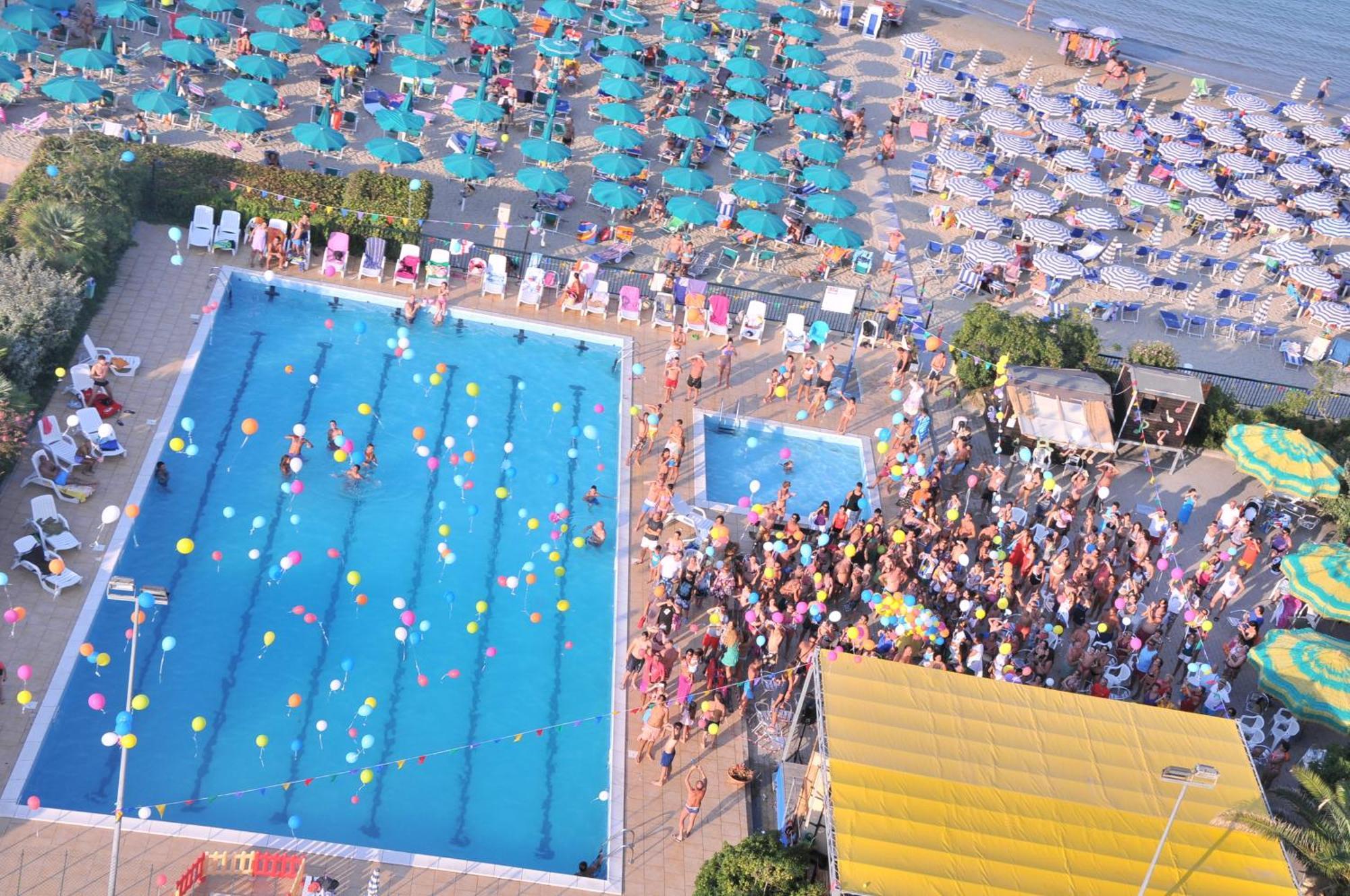 Grand Eurhotel Montesilvano Marina المظهر الخارجي الصورة